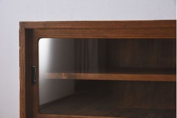 アンティーク家具　和製アンティーク　脚付のシンプルな時代箪笥ローボード