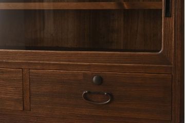 アンティーク家具　和製アンティーク　脚付のシンプルな時代箪笥ローボード