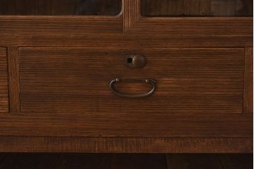アンティーク家具　和製アンティーク　脚付のシンプルな時代箪笥ローボード