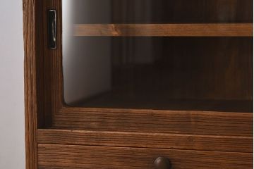 アンティーク家具　和製アンティーク　脚付のシンプルな時代箪笥ローボード