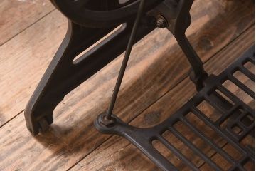 レトロ家具　アンティーク　シンガーミシン　シンプルレトロなシンガー社製ミシンテーブル(1)