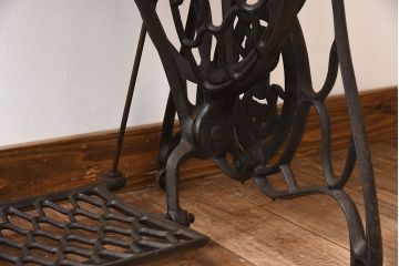 レトロ家具　アンティーク　シンプルレトロなシンガー社製ミシンテーブル(シンガーミシン、ミシン台)(2)