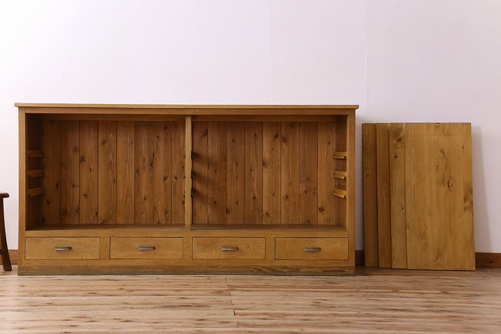 レトロ家具　昭和レトロ　シンプルなデザインのサイドボード(カウンターテーブル・収納棚・食器棚)