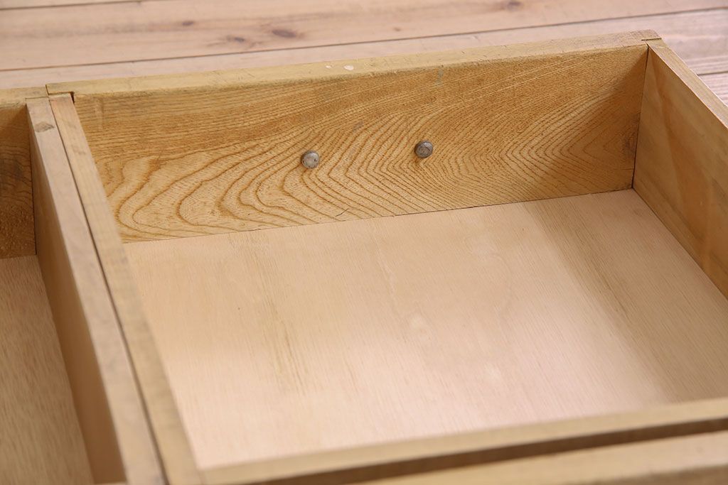 レトロ家具　昭和レトロ　シンプルなデザインのサイドボード(カウンターテーブル・収納棚・食器棚)