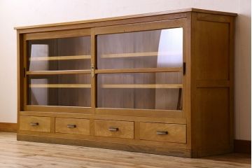 レトロ家具　昭和レトロ　シンプルなデザインのサイドボード(カウンターテーブル・収納棚・食器棚)