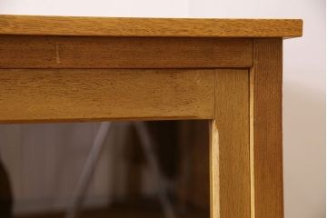 レトロ家具　昭和レトロ　シンプルなデザインのサイドボード(カウンターテーブル・収納棚・食器棚)