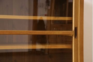 レトロ家具　昭和レトロ　シンプルなデザインのサイドボード(カウンターテーブル・収納棚・食器棚)