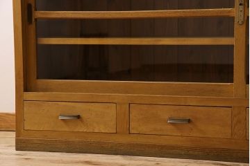 レトロ家具　昭和レトロ　シンプルなデザインのサイドボード(カウンターテーブル・収納棚・食器棚)