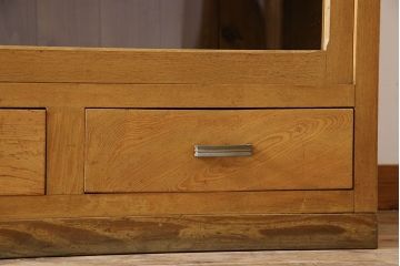 レトロ家具　昭和レトロ　シンプルなデザインのサイドボード(カウンターテーブル・収納棚・食器棚)