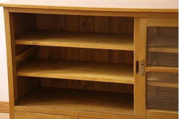 レトロ家具　昭和レトロ　シンプルなデザインのサイドボード(カウンターテーブル・収納棚・食器棚)