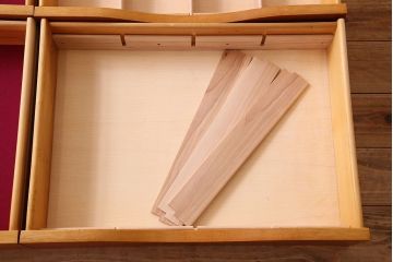 ヴィンテージ家具　フランス製　ビンテージ　VIGHEROH　スタイリッシュなデザインの大型サイドボード