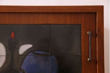 ヴィンテージ家具　フランス製　ビンテージ　VIGHEROH　スタイリッシュなデザインの大型サイドボード