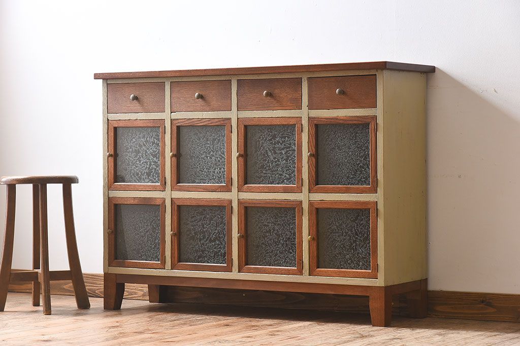 アンティーク家具　アンティーク　結霜ガラスが美しいペイント収納棚(カウンターテーブル)