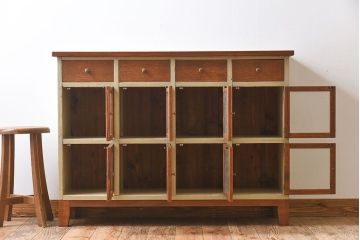 アンティーク家具　アンティーク　結霜ガラスが美しいペイント収納棚(カウンターテーブル)