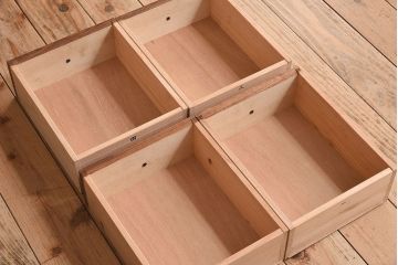 アンティーク家具　アンティーク　結霜ガラスが美しいペイント収納棚(カウンターテーブル)