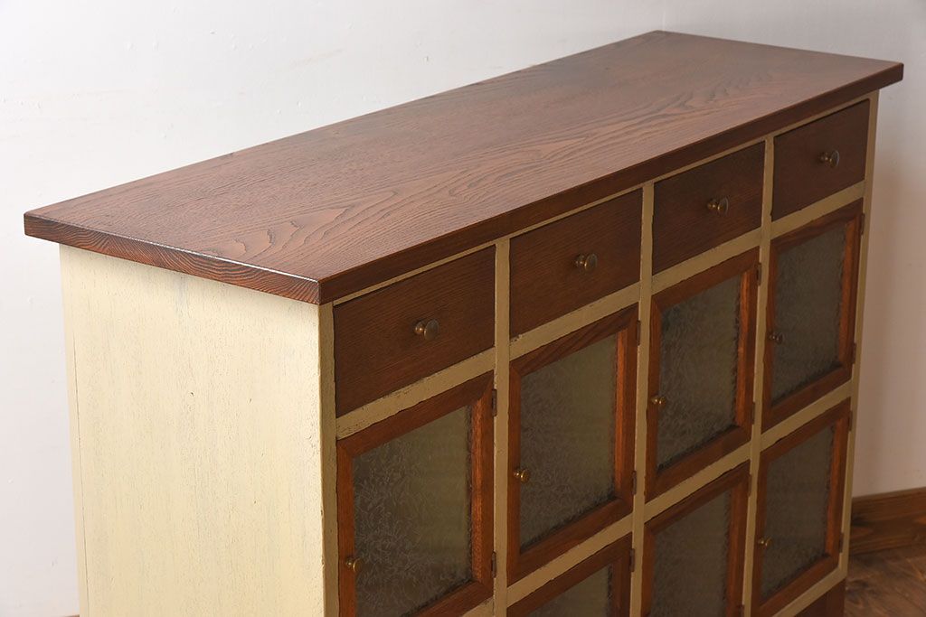 アンティーク家具　アンティーク　結霜ガラスが美しいペイント収納棚(カウンターテーブル)