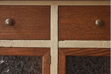 アンティーク家具　アンティーク　結霜ガラスが美しいペイント収納棚(カウンターテーブル)