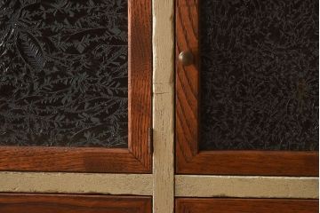 アンティーク家具　アンティーク　結霜ガラスが美しいペイント収納棚(カウンターテーブル)