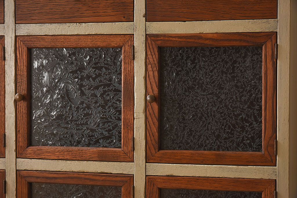 アンティーク家具　アンティーク　結霜ガラスが美しいペイント収納棚(カウンターテーブル)