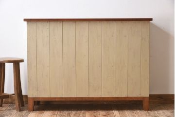 アンティーク家具　アンティーク　結霜ガラスが美しいペイント収納棚(カウンターテーブル)