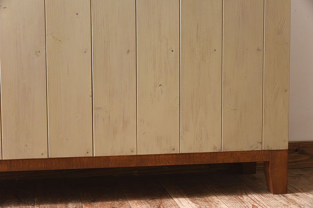 アンティーク家具　アンティーク　結霜ガラスが美しいペイント収納棚(カウンターテーブル)