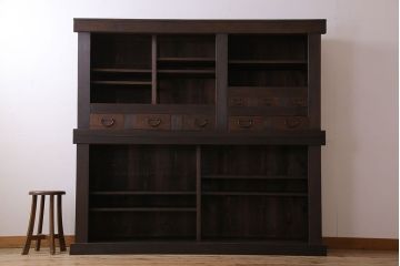 アンティーク家具　和製アンティーク　六尺　古い木の趣ある丸桟引き戸の水屋箪笥