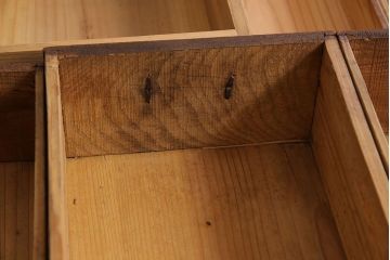 アンティーク家具　和製アンティーク　六尺　古い木の趣ある丸桟引き戸の水屋箪笥