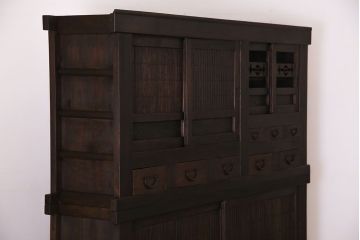 アンティーク家具　和製アンティーク　六尺　古い木の趣ある丸桟引き戸の水屋箪笥