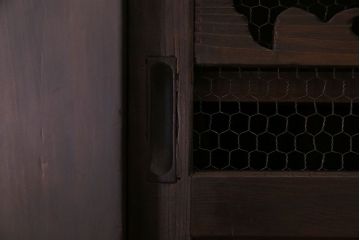 アンティーク家具　和製アンティーク　六尺　古い木の趣ある丸桟引き戸の水屋箪笥