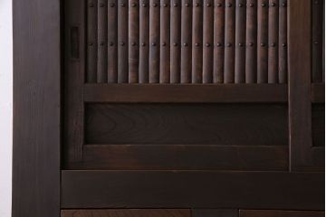 アンティーク家具　和製アンティーク　六尺　古い木の趣ある丸桟引き戸の水屋箪笥
