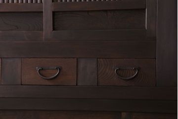 アンティーク家具　和製アンティーク　六尺　古い木の趣ある丸桟引き戸の水屋箪笥