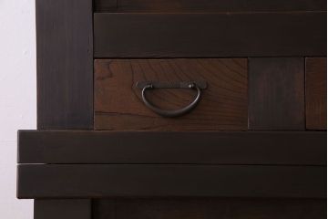 アンティーク家具　和製アンティーク　六尺　古い木の趣ある丸桟引き戸の水屋箪笥