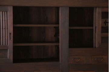 アンティーク家具　和製アンティーク　六尺　古い木の趣ある丸桟引き戸の水屋箪笥