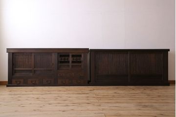 アンティーク家具　和製アンティーク　六尺　古い木の趣ある丸桟引き戸の水屋箪笥