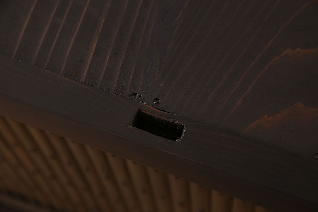 アンティーク家具　和製アンティーク　六尺　古い木の趣ある丸桟引き戸の水屋箪笥