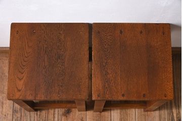 レトロ家具　昭和レトロ　ナラ素材のシンプルな角スツール2脚セット