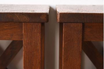 レトロ家具　昭和レトロ　ナラ素材のシンプルな角スツール2脚セット