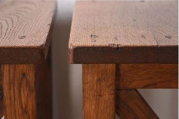 レトロ家具　昭和レトロ　ナラ素材のシンプルな角スツール2脚セット