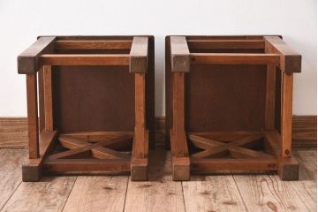 レトロ家具　昭和レトロ　ナラ素材のシンプルな角スツール2脚セット