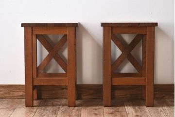 アンティーク雑貨　ラワン材　昭和レトロなアンティーク角スツール2脚セット