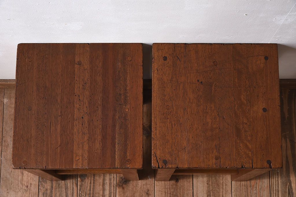 アンティーク雑貨　ラワン材　昭和レトロなアンティーク角スツール2脚セット