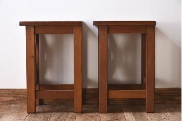 アンティーク雑貨　ラワン材　昭和レトロなアンティーク角スツール2脚セット