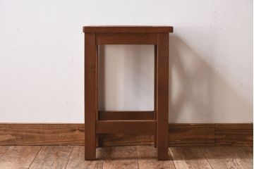 レトロ家具　昭和レトロ　ナラ材製のアンティーク角スツール(1)