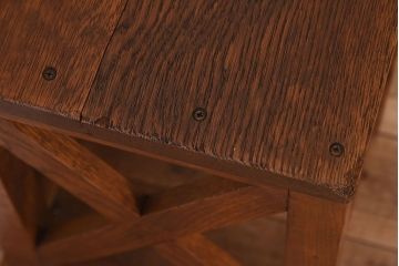 レトロ家具　昭和レトロ　ナラ材製のアンティーク角スツール(1)