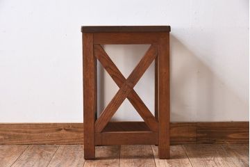 レトロ家具　昭和レトロ　ナラ材製のアンティーク角スツール(1)