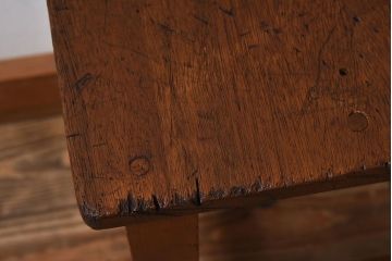 アンティーク雑貨　ナラ材製 学校のシンプルなレトロアンティークの角スツール(1)