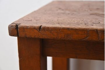 アンティーク雑貨　ナラ材製 学校のシンプルなレトロアンティークの角スツール(1)