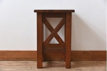 アンティーク雑貨　ナラ材製 学校のシンプルなレトロアンティークの角スツール(1)