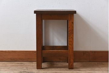 アンティーク雑貨　ナラ材製 学校のシンプルなレトロアンティークの角スツール(2)