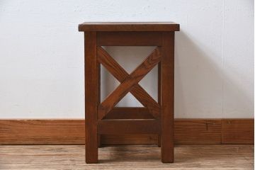 アンティーク雑貨　ナラ材製 学校のシンプルなレトロアンティークの角スツール(2)